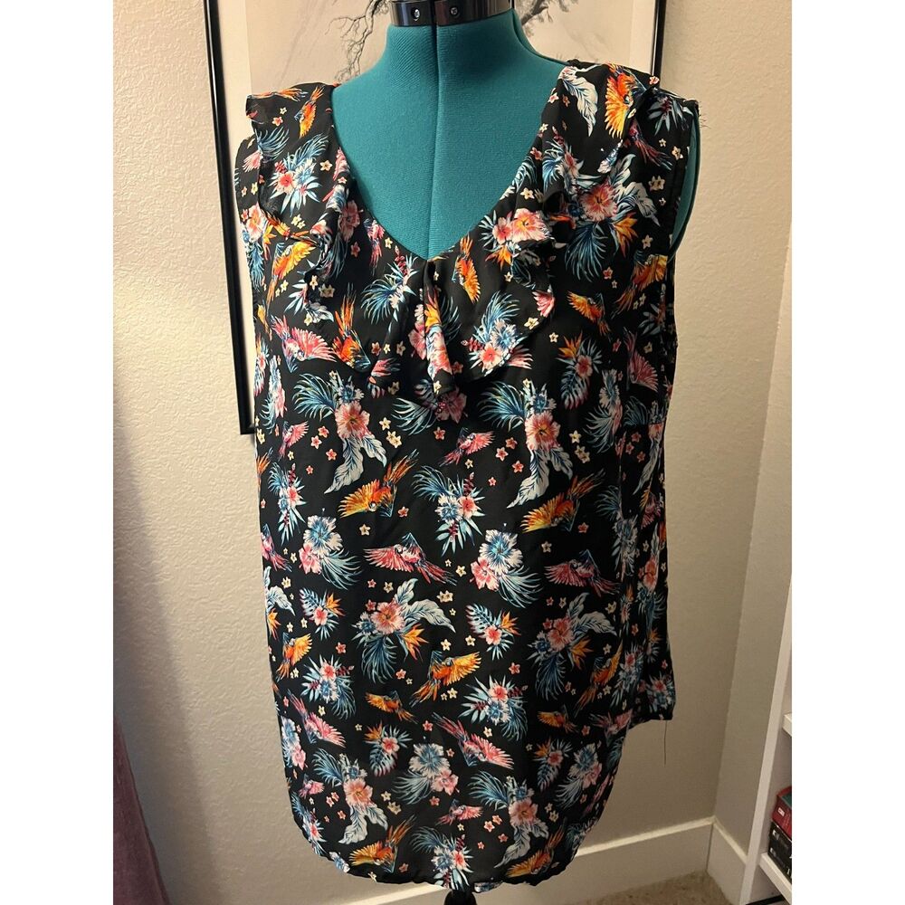 Black, Hibiscus, & Parrot Tank